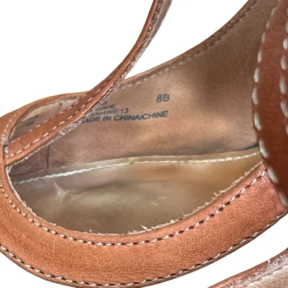 ⭐️ Coach Black Tan Slingback Heels T-Strap with Chunky Heel Size 8B - Picture 12 of 14